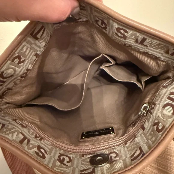 🤎EUC🤎 Salvatore Ferragamo Tan and Brown Logo Messenger Bag